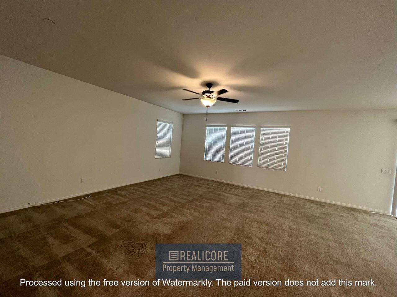 21008 Center St - Photo 6 of 34