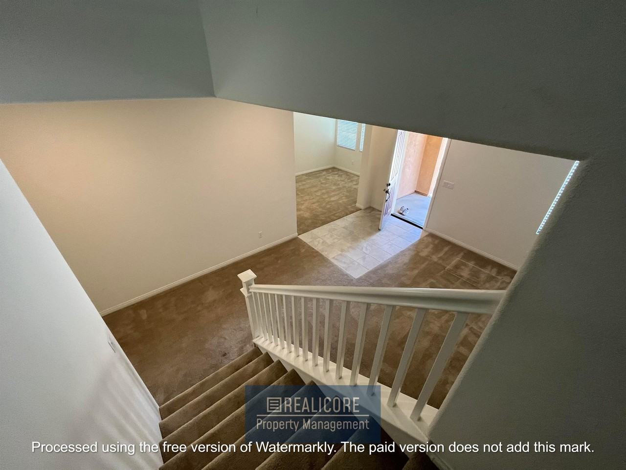 21008 Center St - Photo 4 of 34