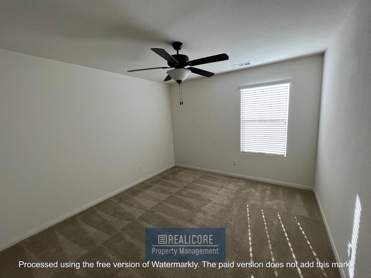 21008 Center St - Photo 2 of 34