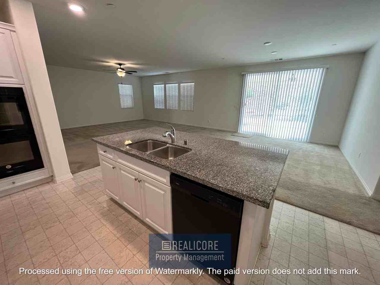 21008 Center St - Photo 5 of 34