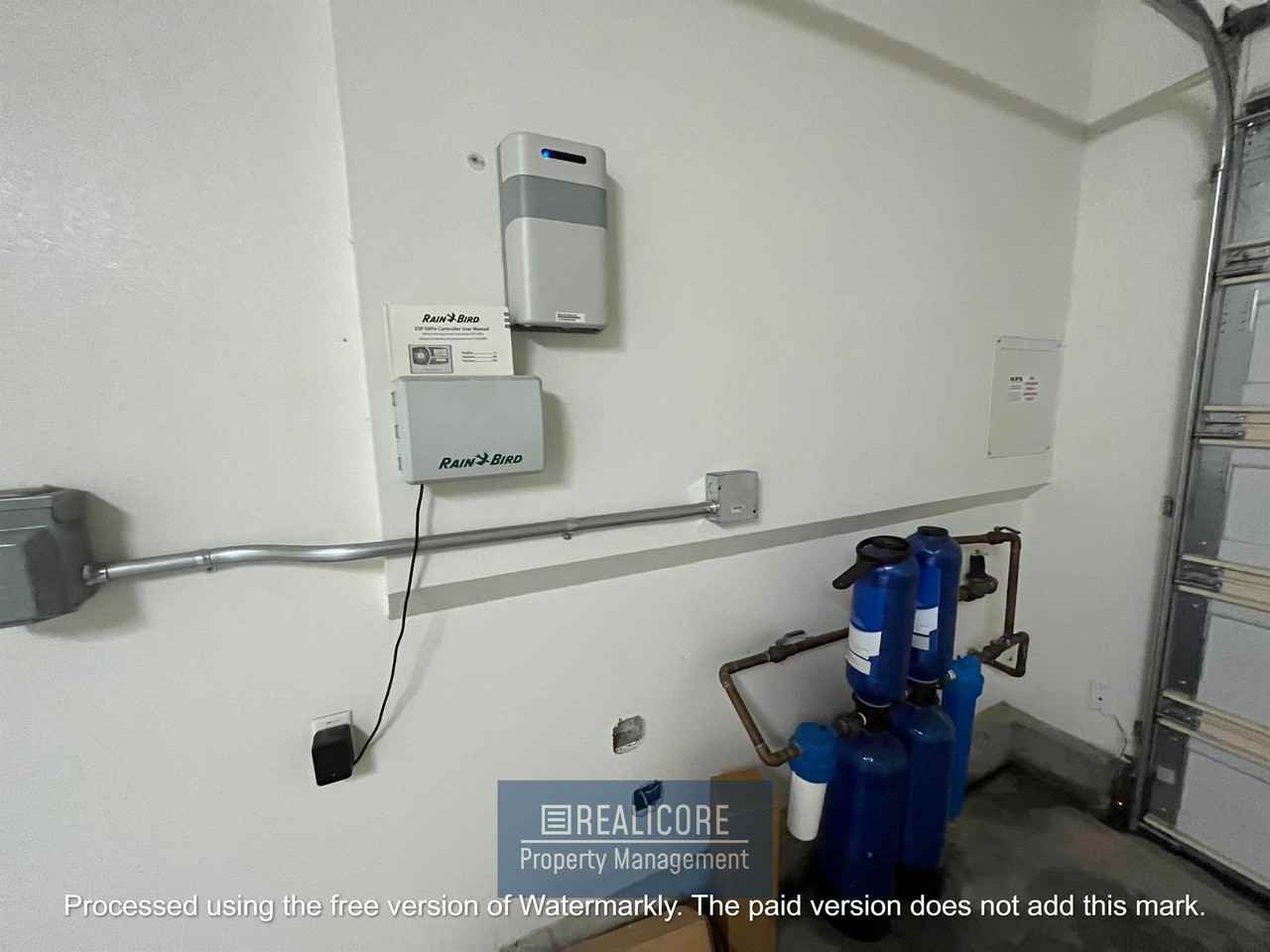 21008 Center St - Photo 3 of 34