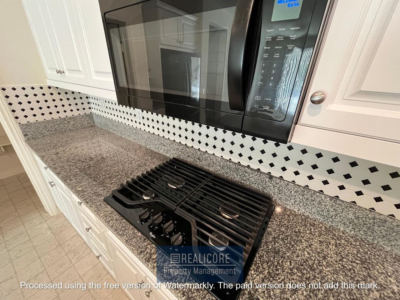 21008 Center St - Photo 6 of 34