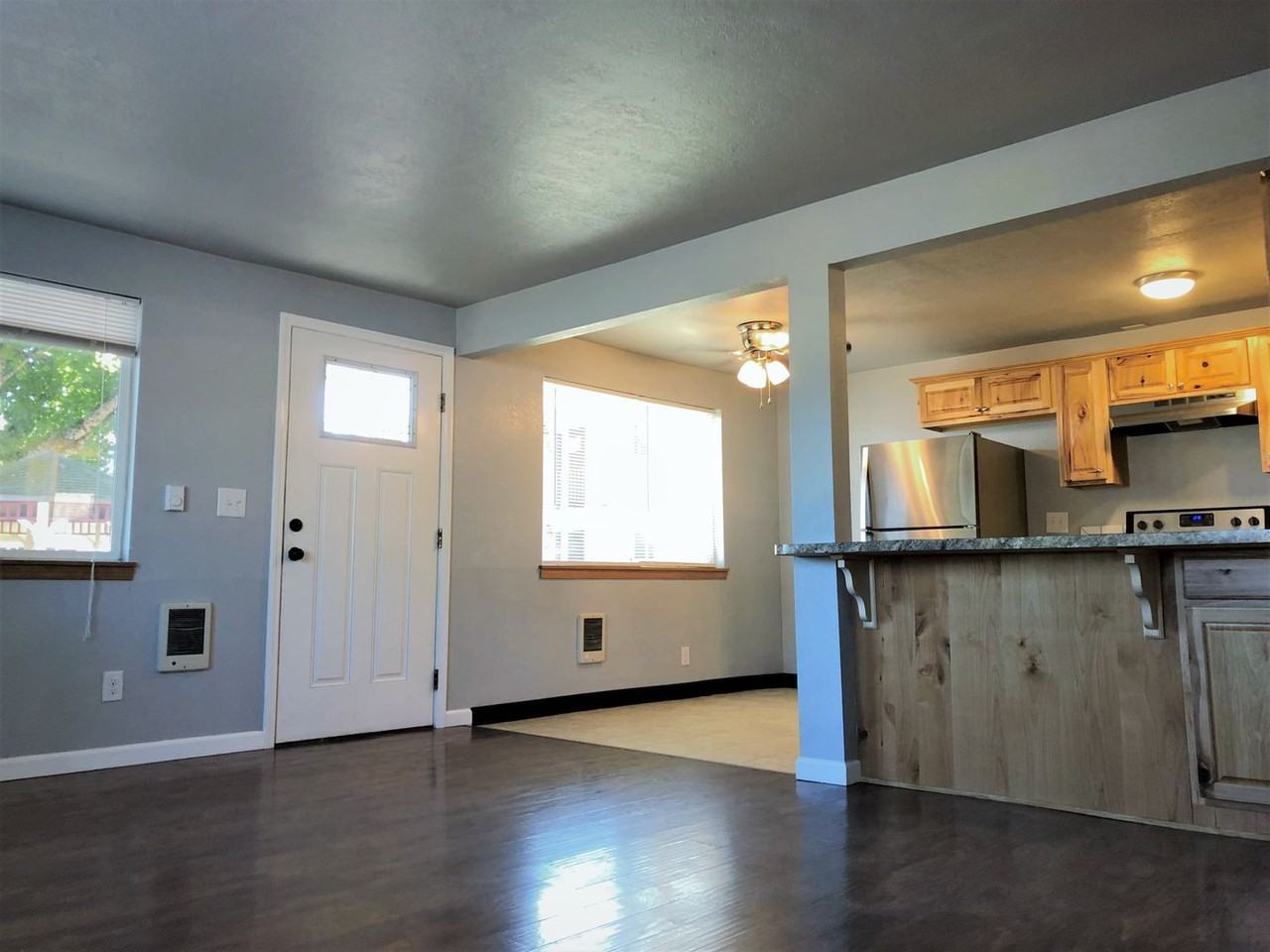 180 Garland Way N - Photo 2 of 28