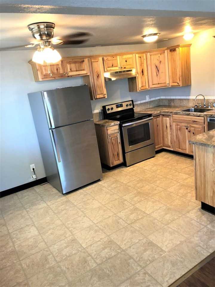 180 Garland Way N - Photo 3 of 28