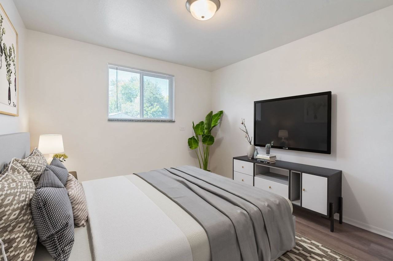 1134 W 10th St (16 units) - Photo 7 of 10