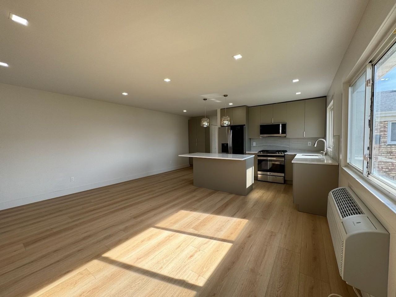 One Ocean Residences - Photo 2 of 13