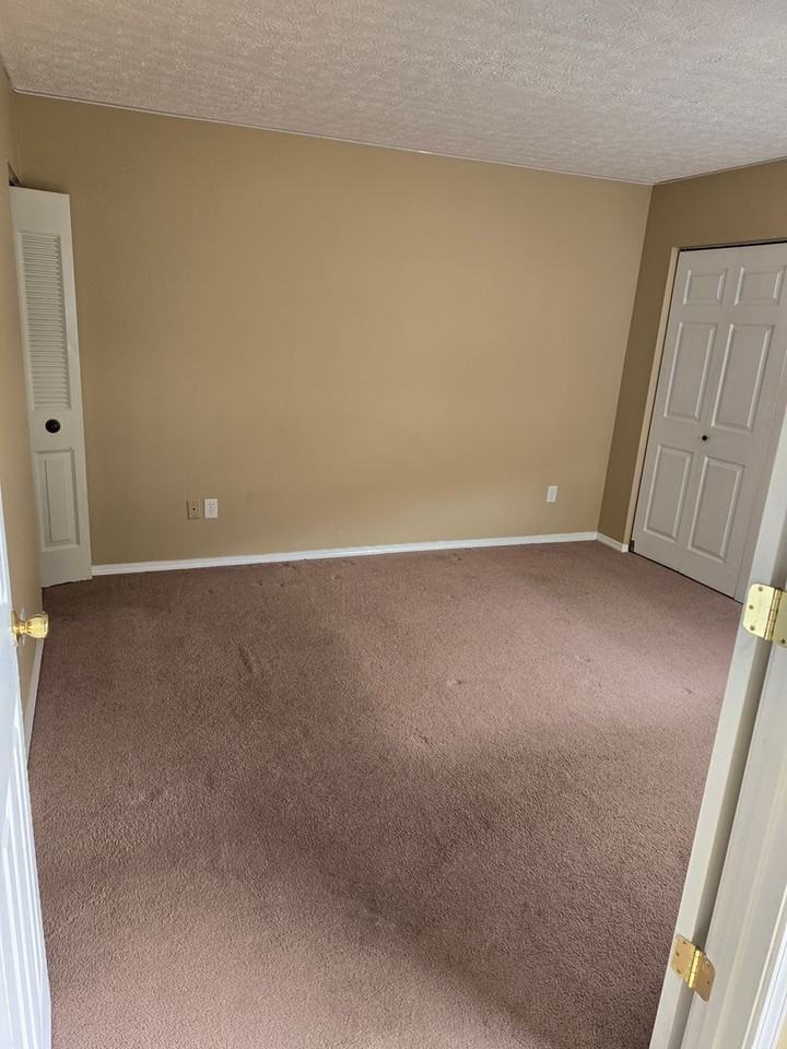 629 Chuck Gray Ct - Photo 2 of 15