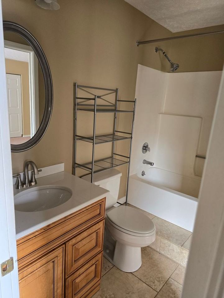 629 Chuck Gray Ct - Photo 3 of 15