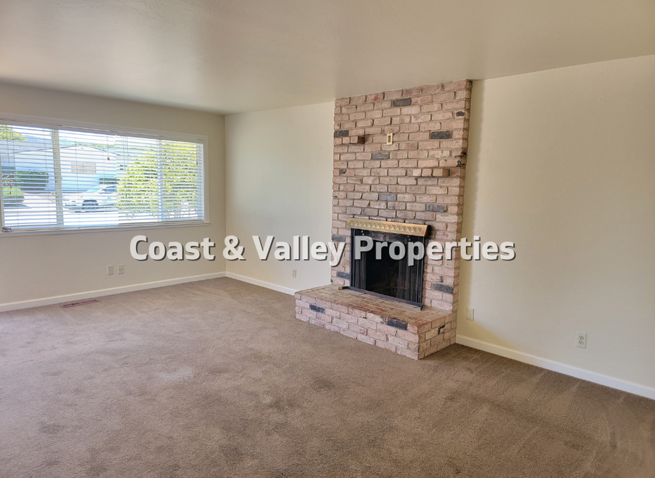 1165 Ricardo Ct - Photo 2 of 12