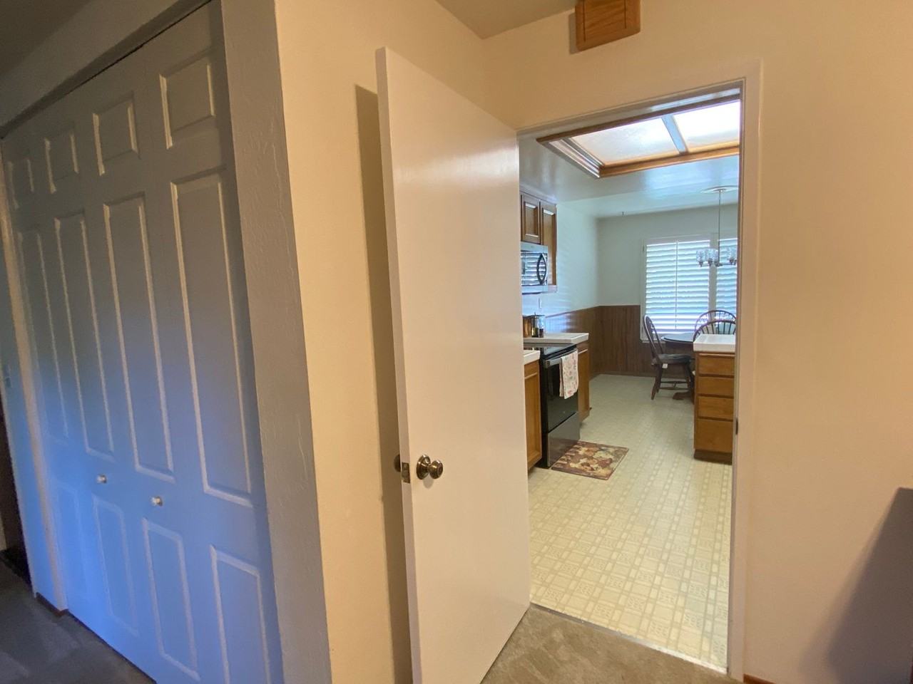 1135 Harvest Rd - Photo 5 of 25