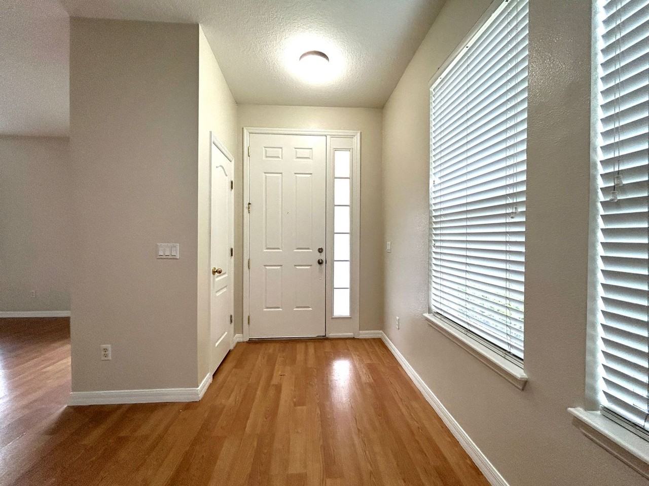 10849 Spider Lily Dr - Photo 4 of 34