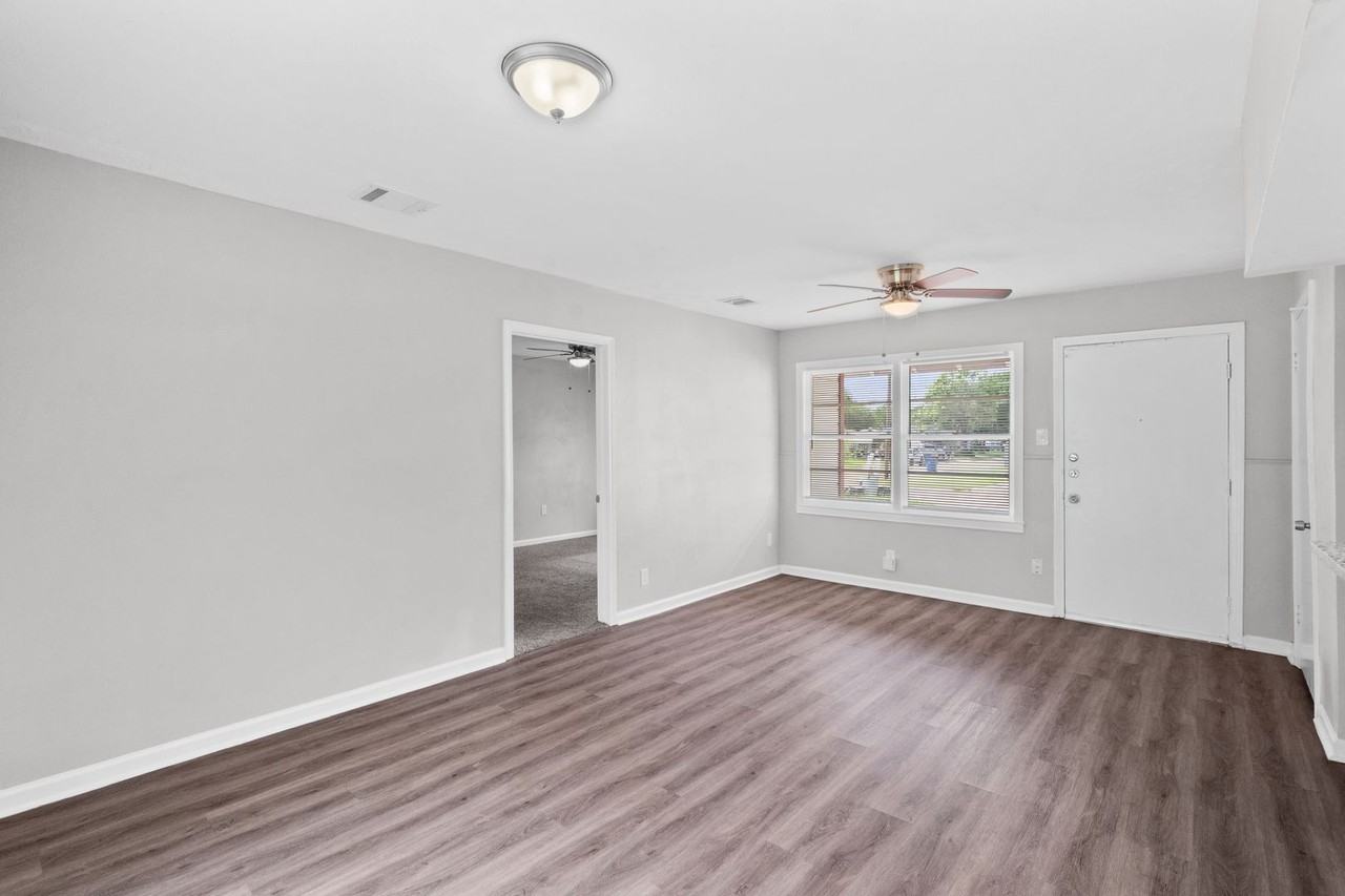 3129 Danforth Dr - Photo 7 of 18