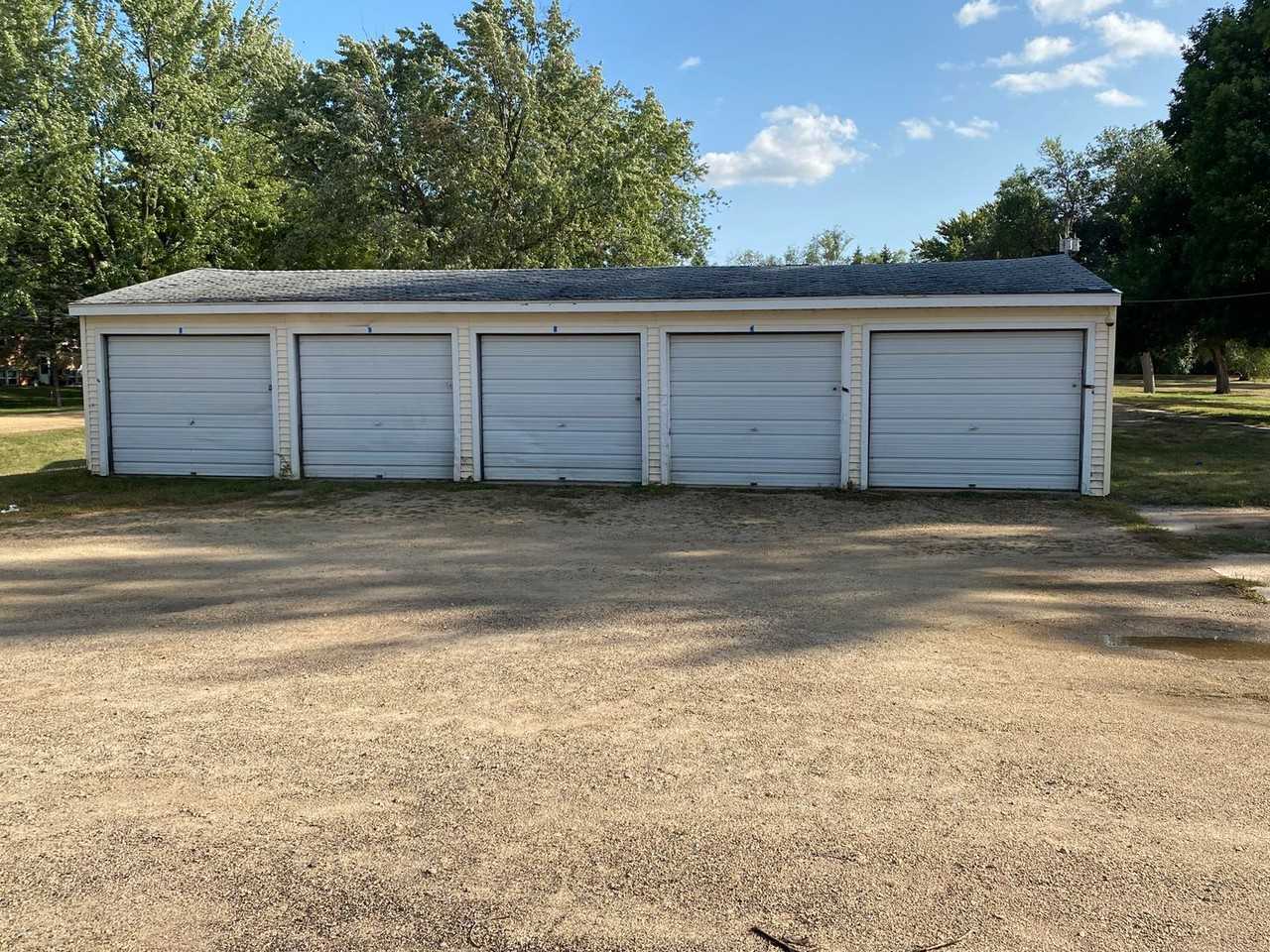 19065 Lena Ave - Photo 3 of 9