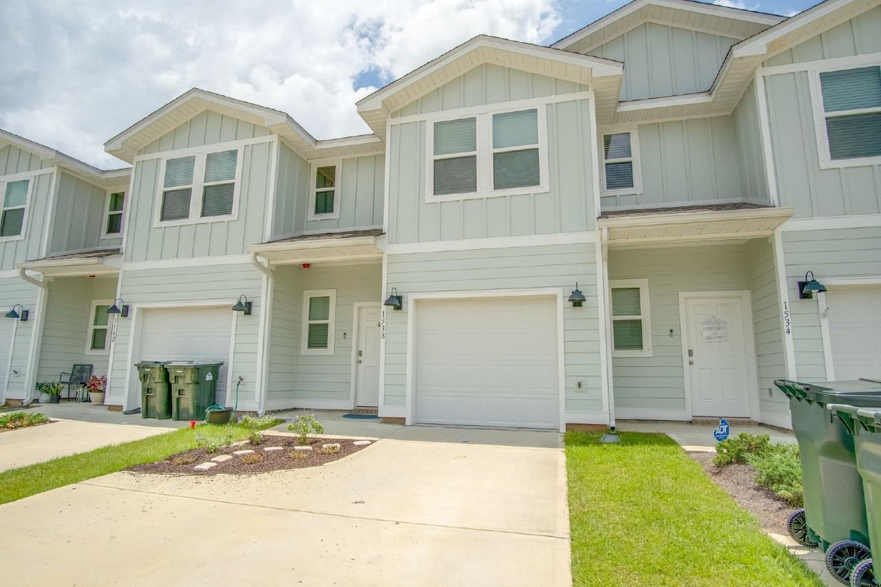 1538 Iroquois Ct - Photo 3 of 32