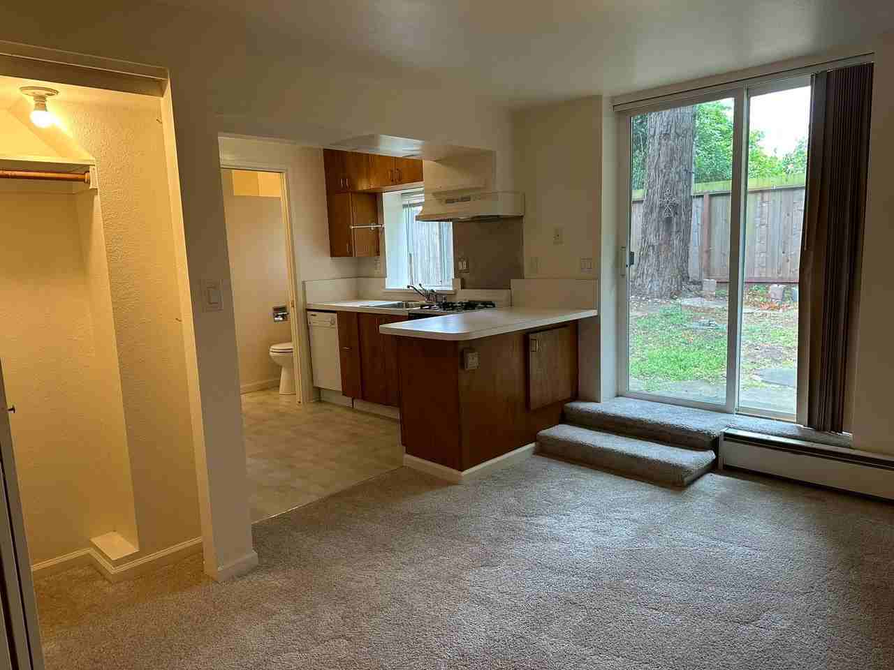 442-442A Judson Avenue - Photo 3 of 10