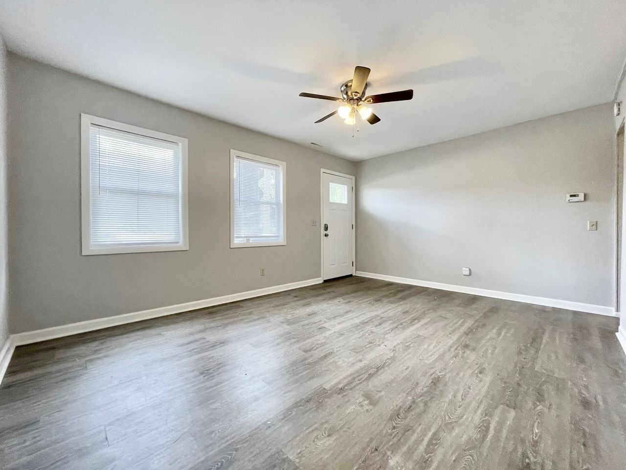 2155 Valley St - Photo 3 of 15