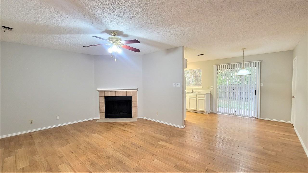7016 Elmbank - Photo 3 of 13