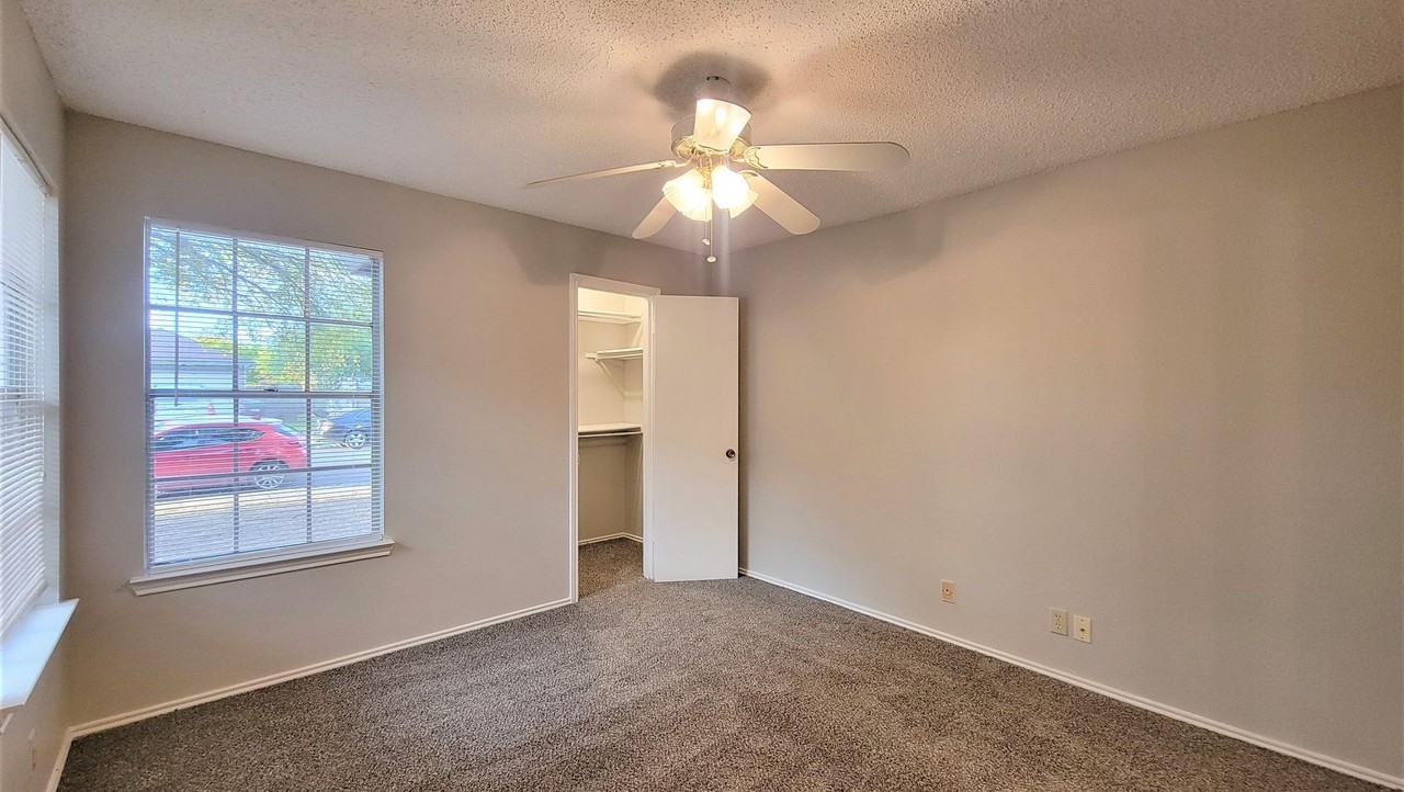 7016 Elmbank - Photo 7 of 13