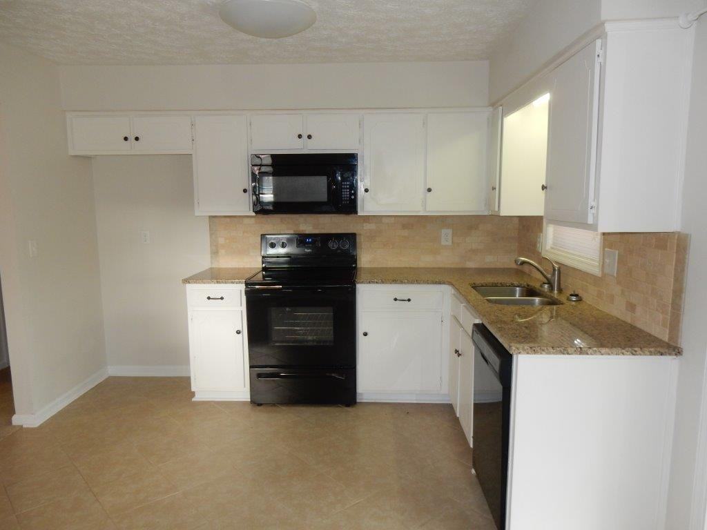 8110 Trafalgar Way - Photo 5 of 18