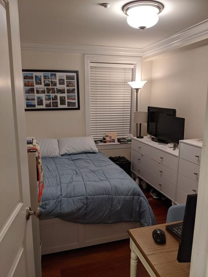 135 Salem St - Photo 7 of 11