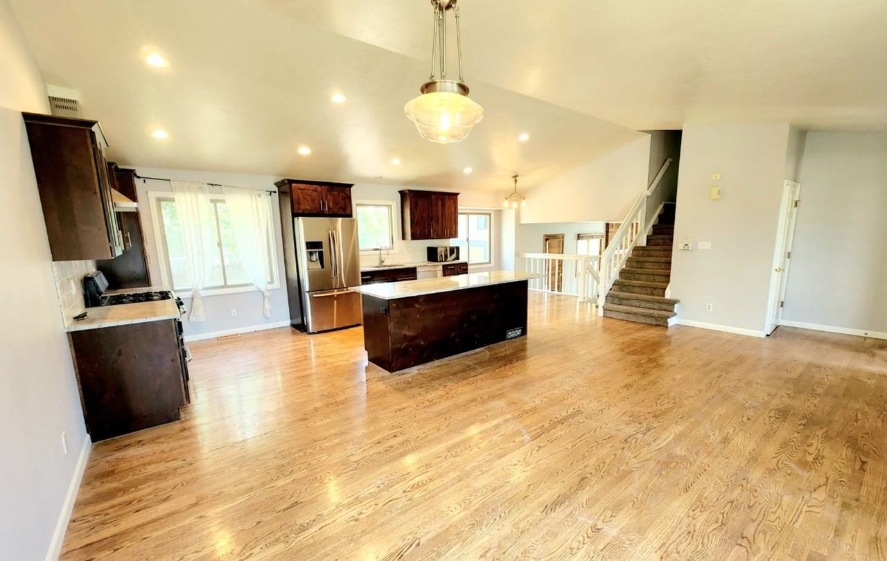 10995 Allison Ct - Photo 4 of 12