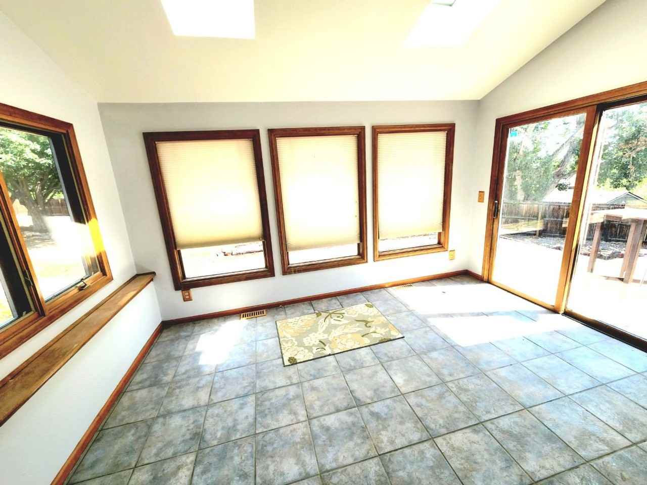 10995 Allison Ct - Photo 6 of 12
