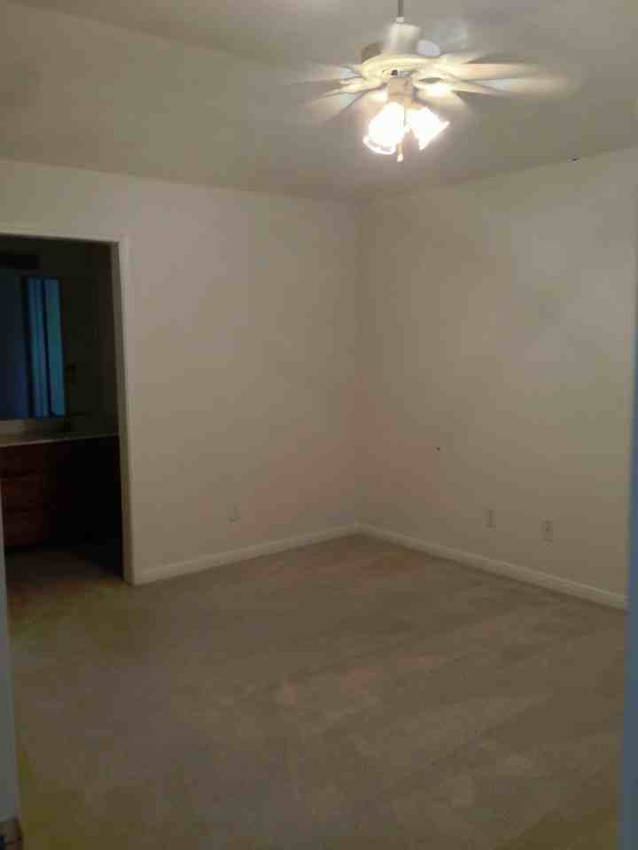 608 Park Ln - Photo 3 of 8