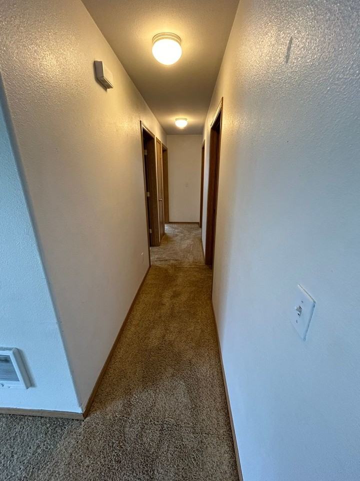 24 Diane Rd Apt B - Photo 5 of 12