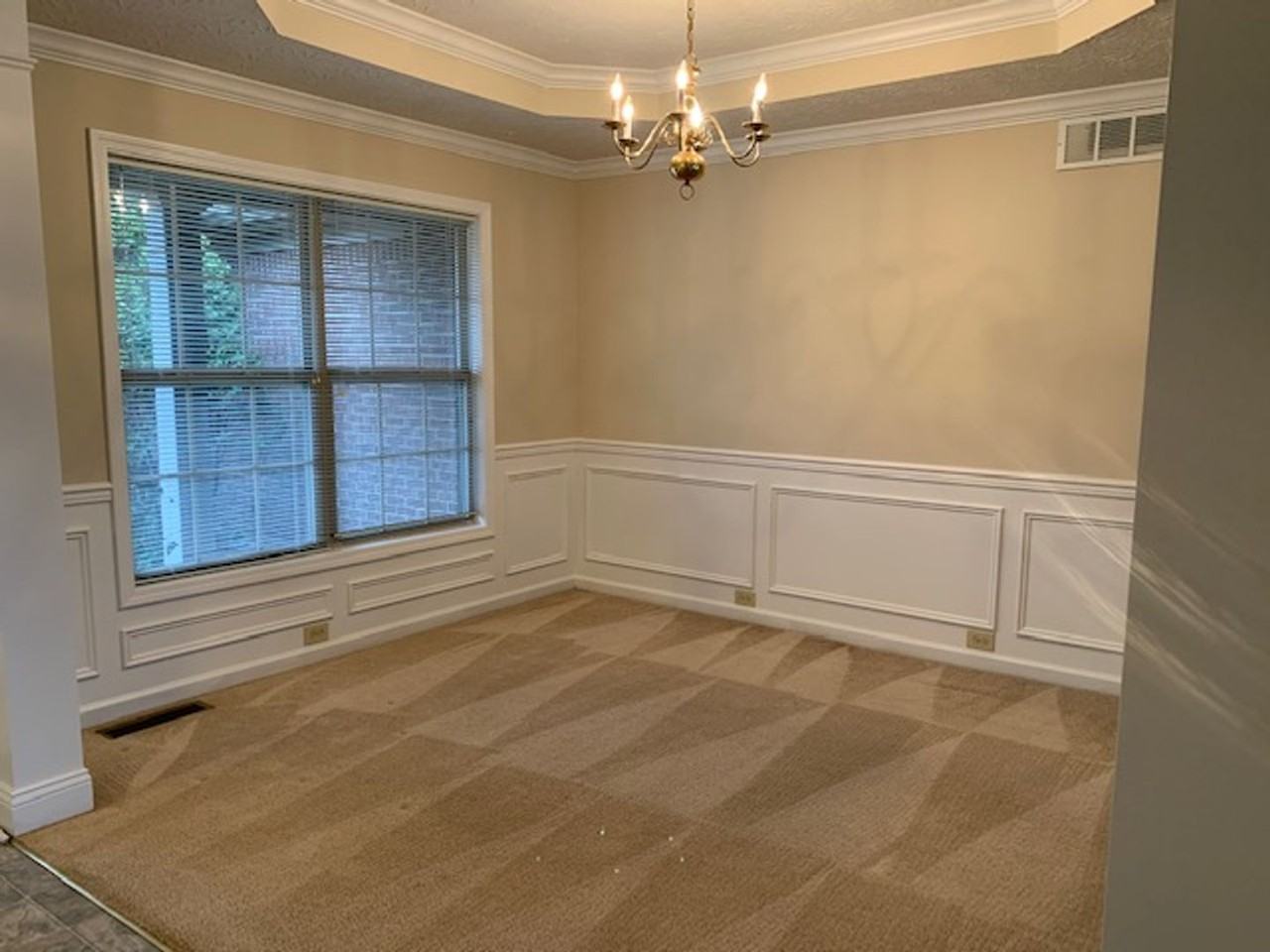 1009 Bryce Pt - Photo 4 of 21