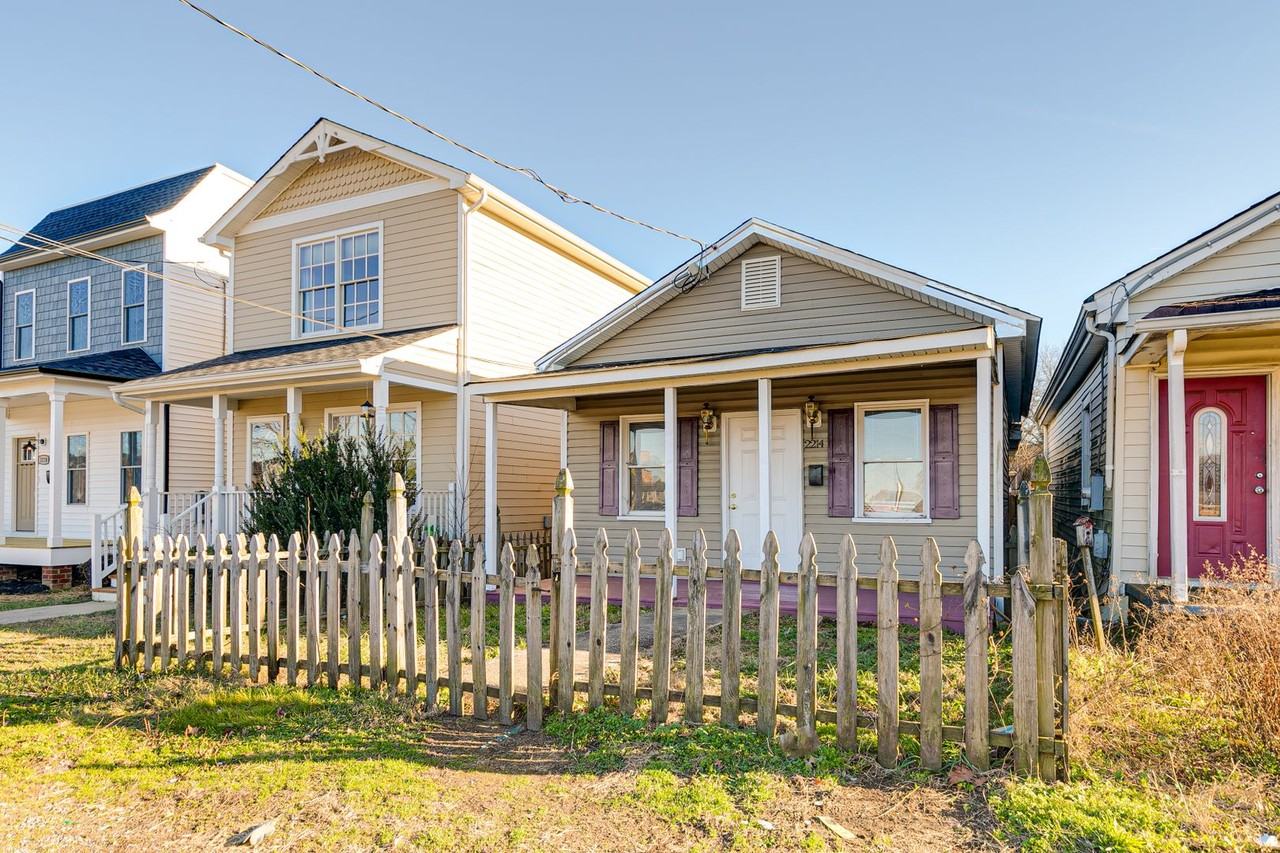 2214 Perry St - Photo 2 of 17