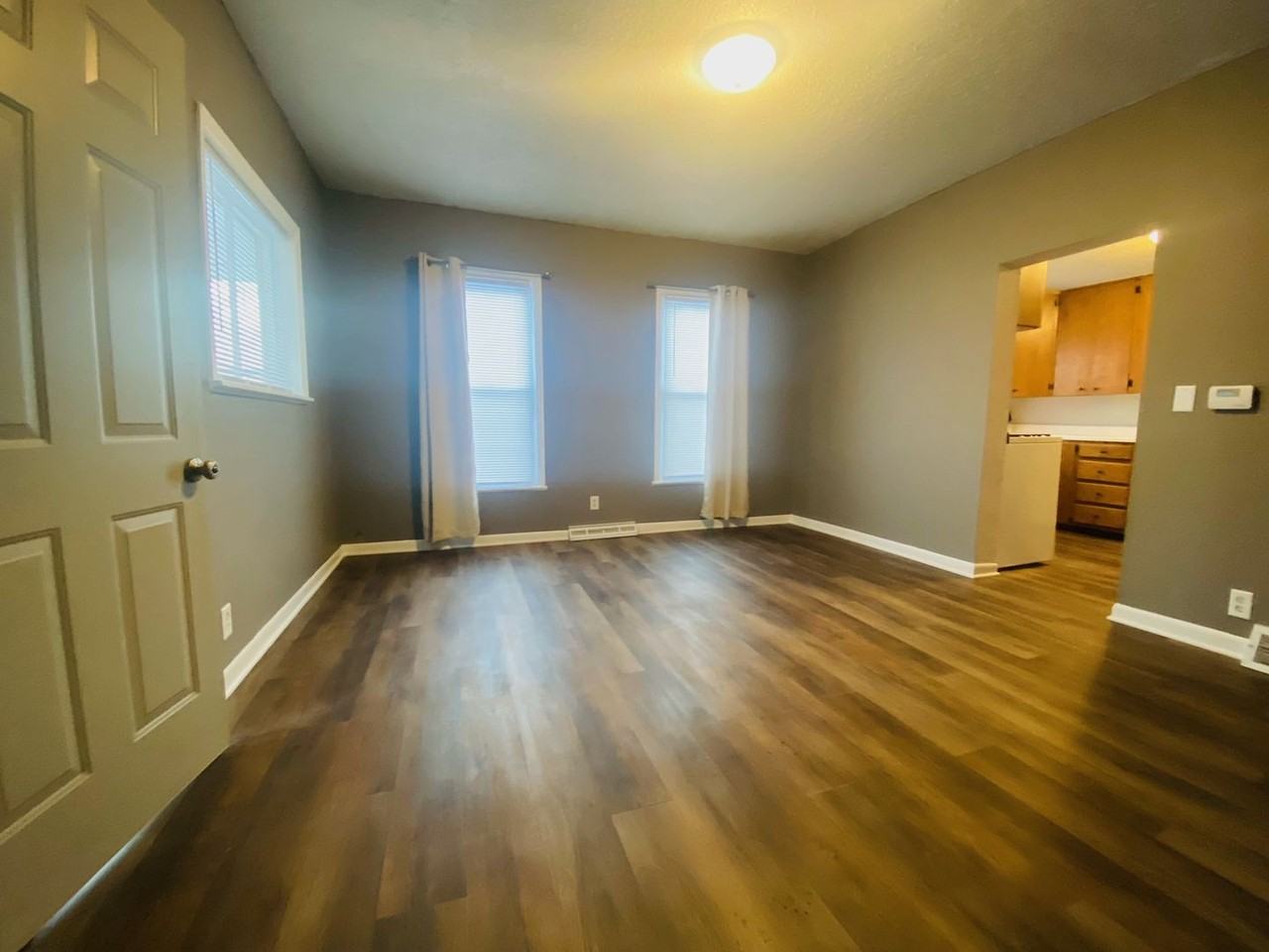 213 2nd Ave Se - Photo 2 of 10
