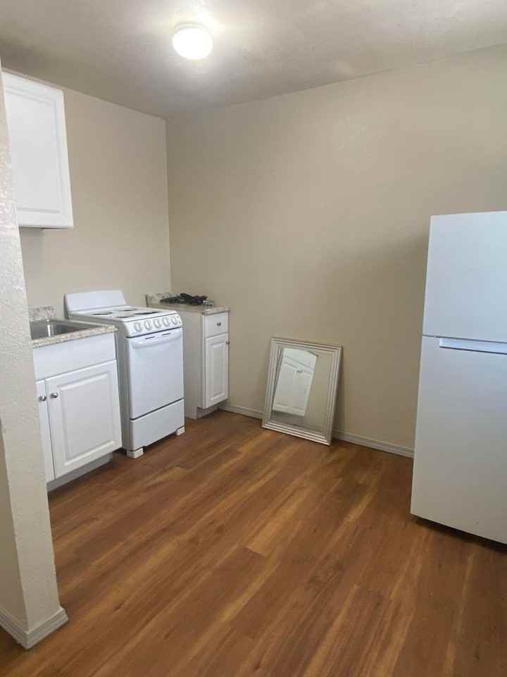 2107 S Main Units A-D - Photo 3 of 5