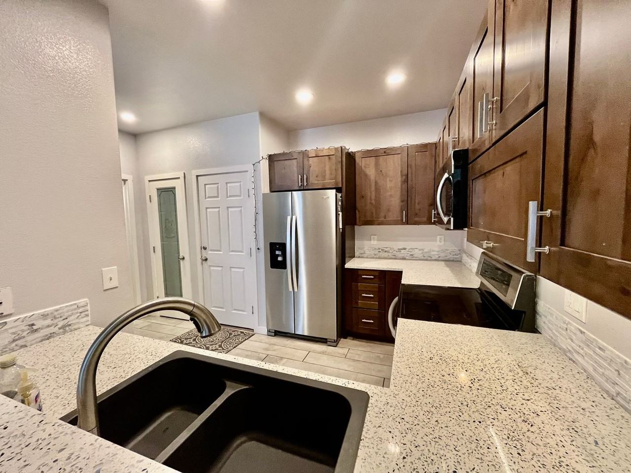 6112 Sierra Grande Pt - Photo 2 of 19