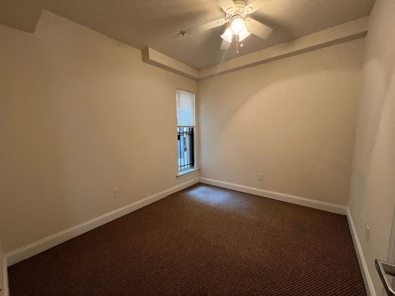 2007 N 16th St - Photo 2 of 6