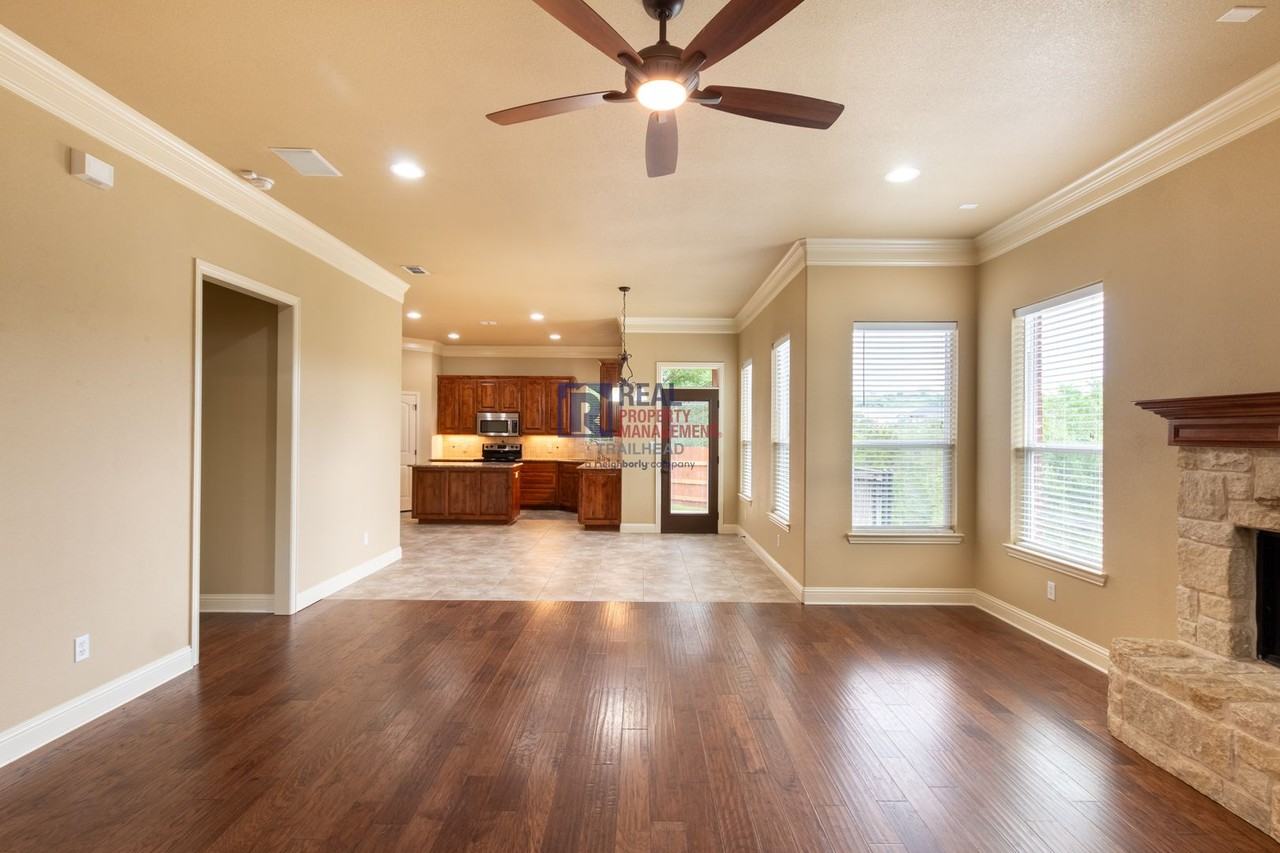107 Apache Ct - Photo 3 of 20