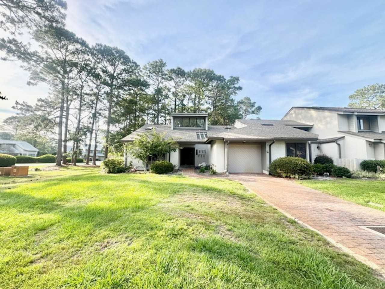 155 Gleneagles Dr