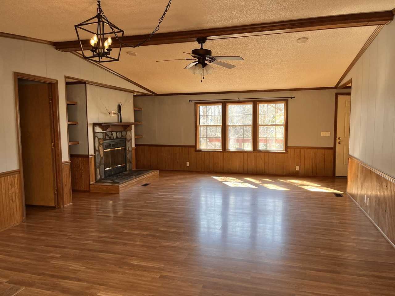 127 Crooked Fork Ln - Photo 2 of 12
