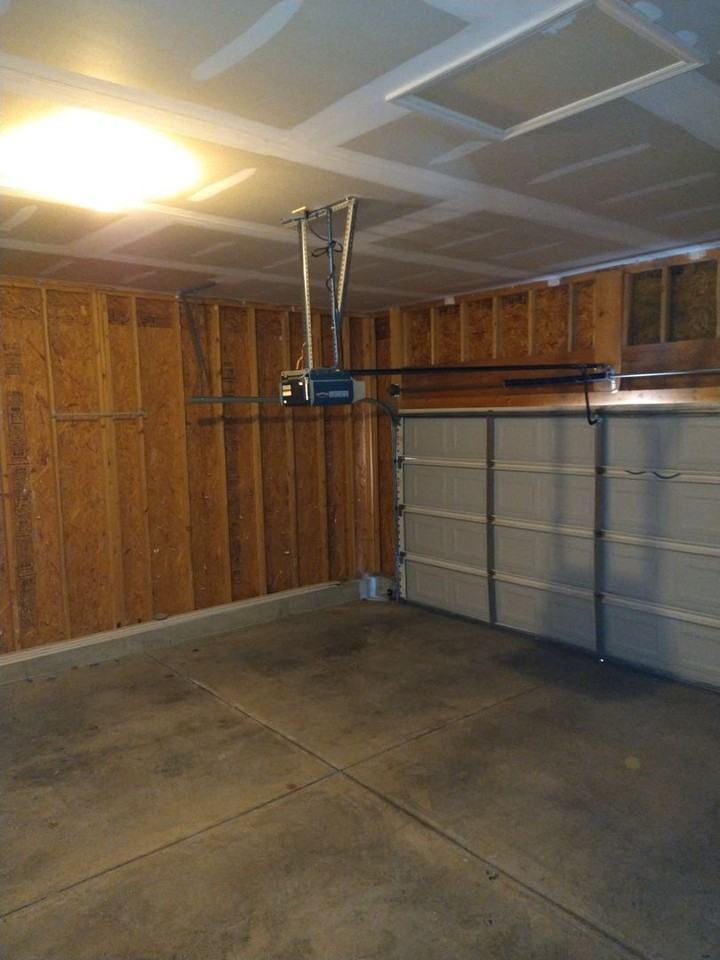 2691 Laurelwood Ct - Photo 4 of 38