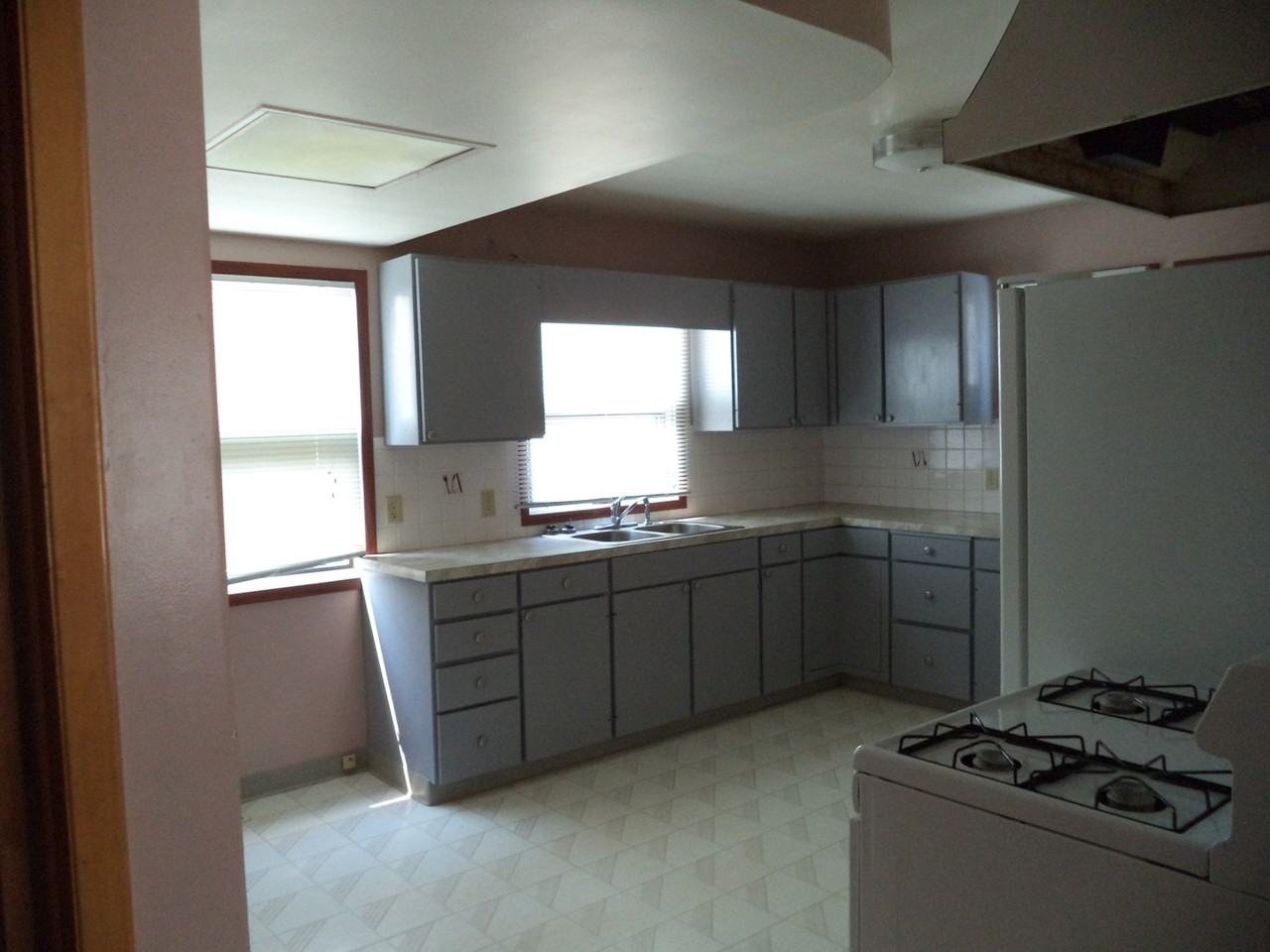 1224 6th Ave Ne - Photo 5 of 13