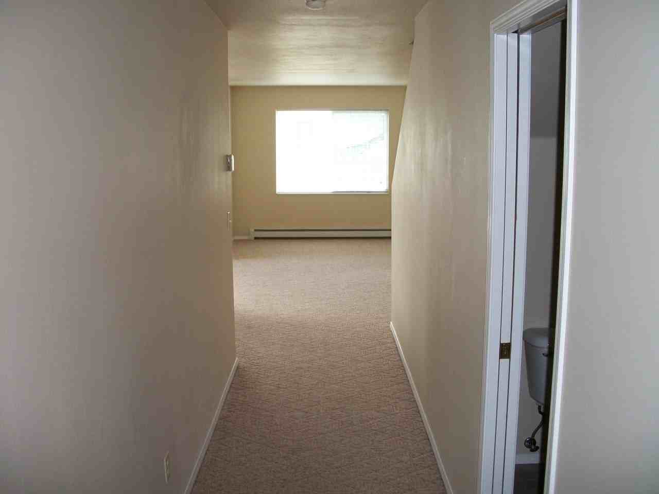 1308 W Babcock St - Photo 4 of 32