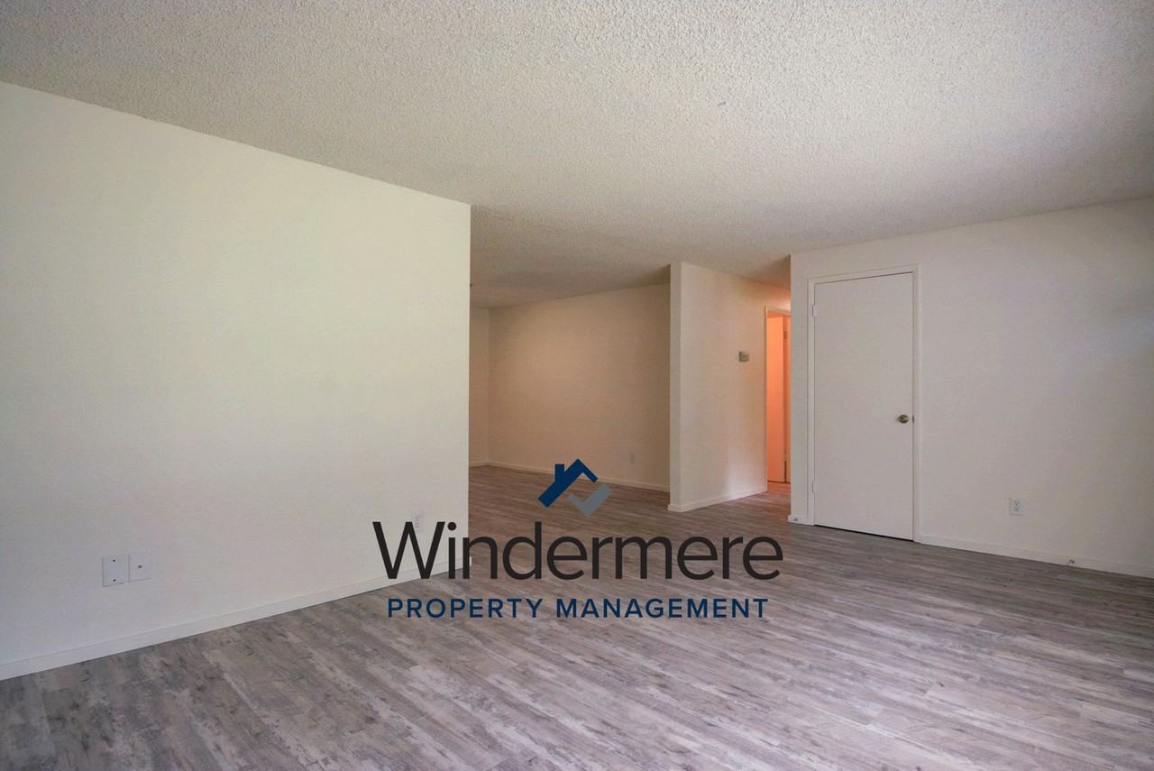 1792 Ne Sumner Dr - Photo 6 of 33