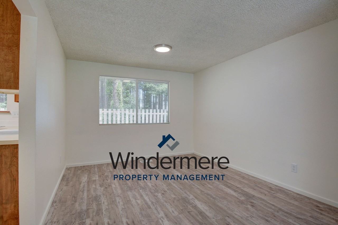 1792 Ne Sumner Dr - Photo 7 of 33