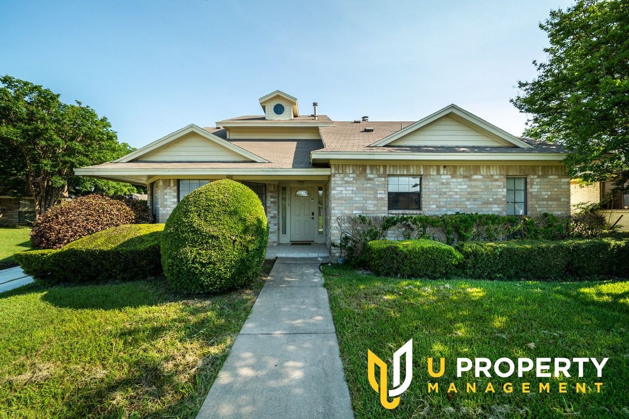 1315 Starshadow Dr - Photo 2 of 33