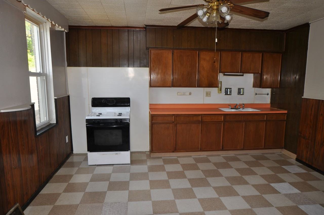 8 Almeda St - Photo 2 of 10