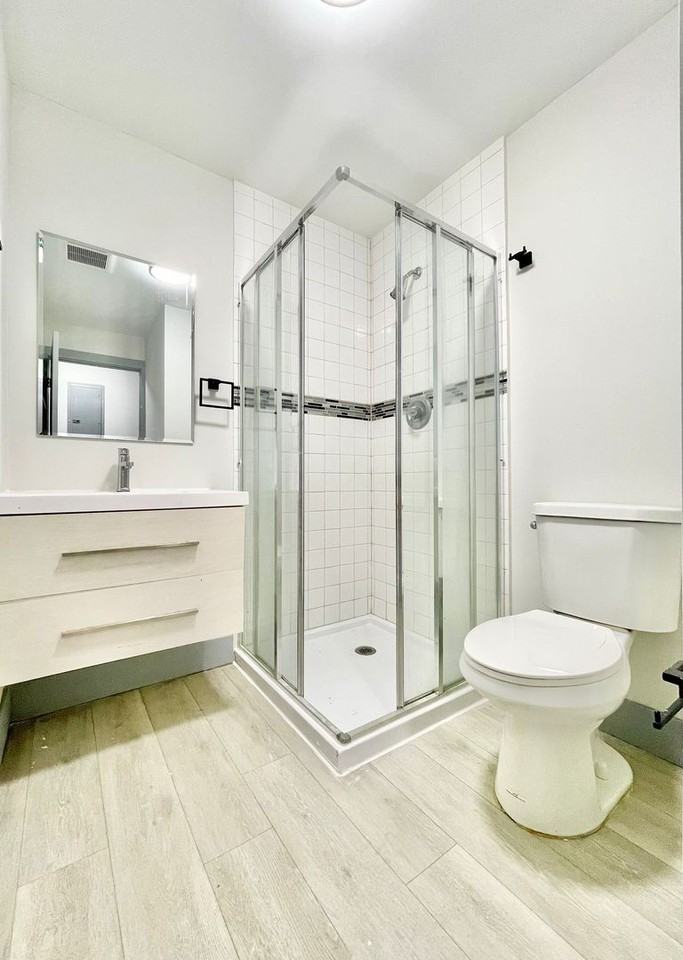 339 Ne 172nd St - Photo 5 of 9