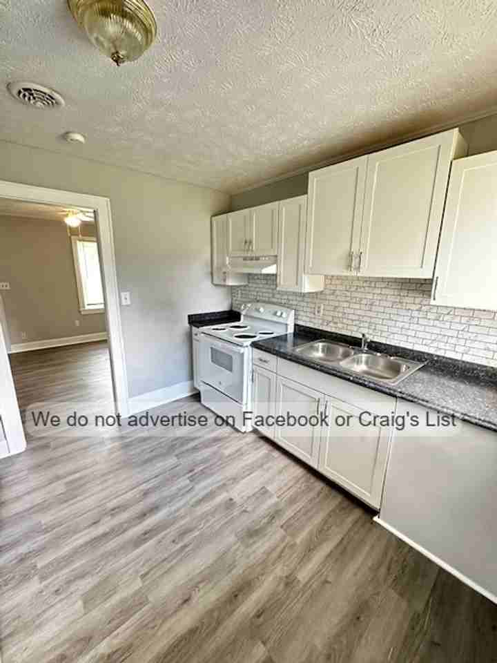 Grayhill Apartments - Photo 3 of 7