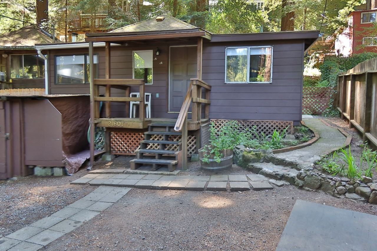 107-02 - Photo 2 of 14