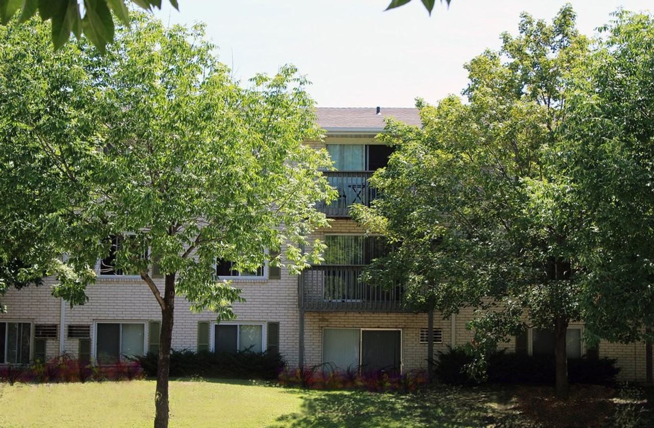 Virginian Apartments - Photo 4 of 34