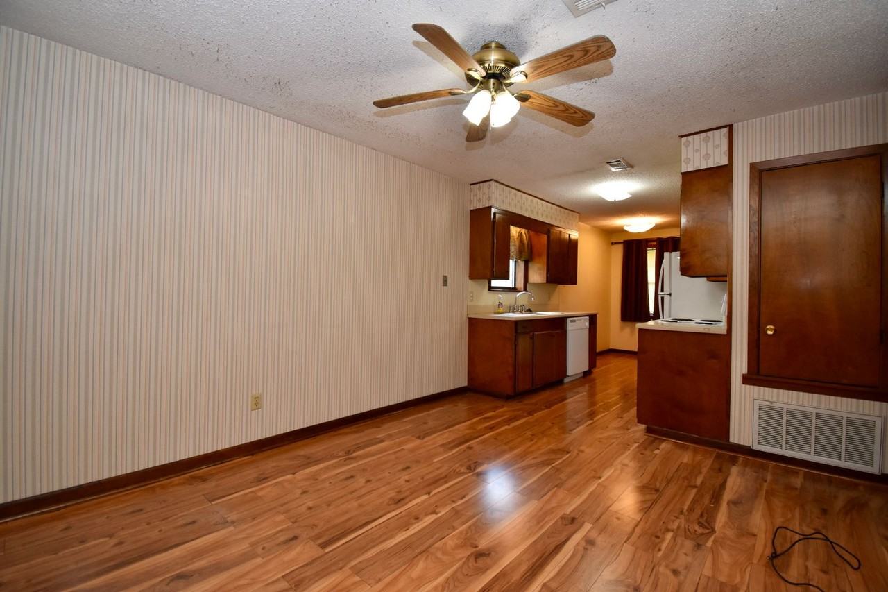 930 Sybil Dr - Photo 3 of 12