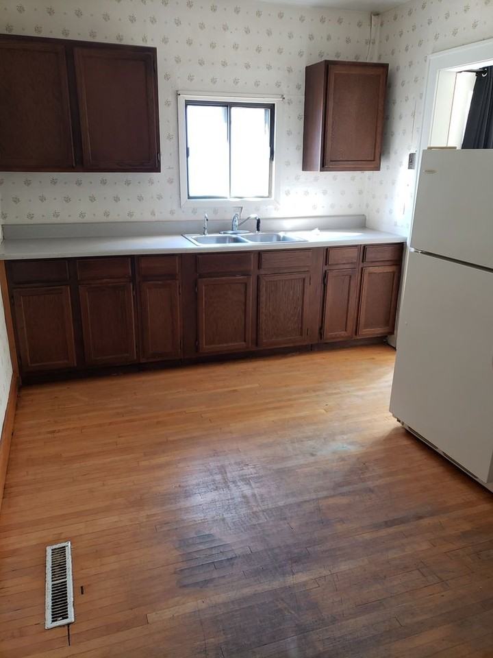 412 3rd Ave Nw - Photo 5 of 17